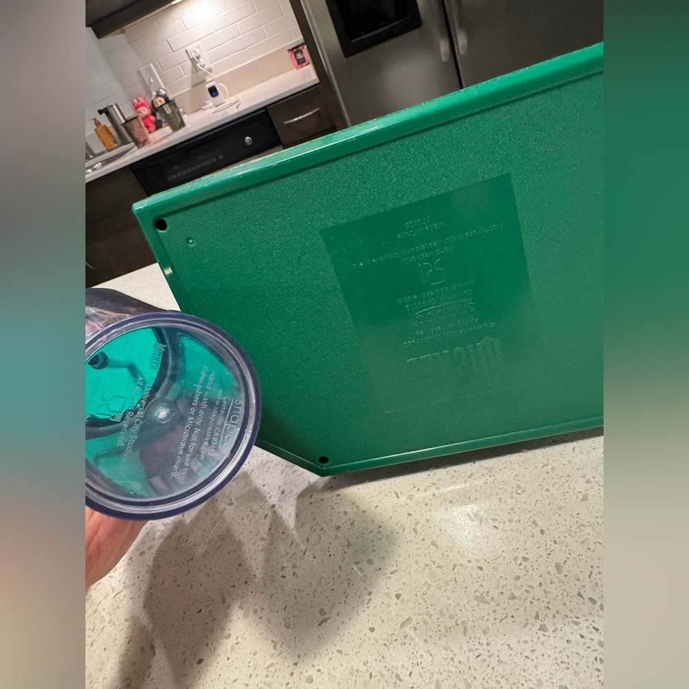Wicked For Good Official Popcorn Bucket Emerald City & Tumbler w Glinda/Elphaba - Picture 7 of 7